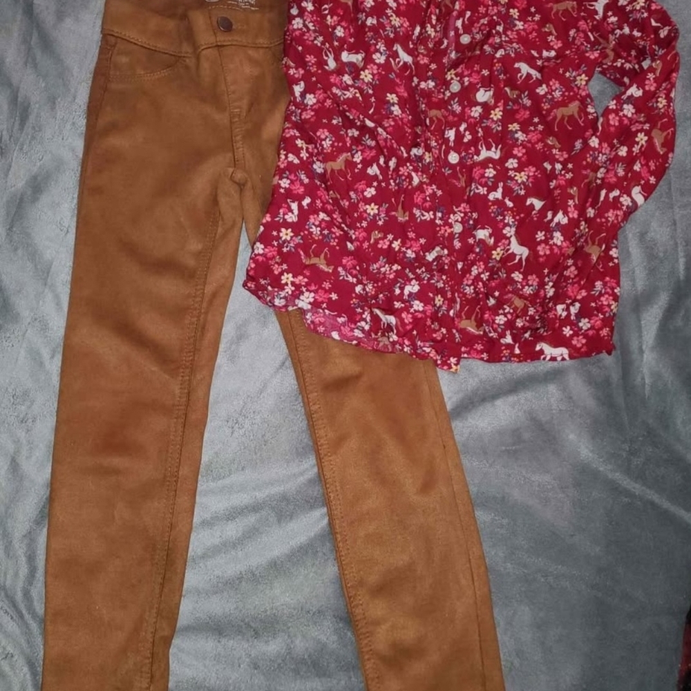 Girls outfit  suede leggings sz 6/6X and shirt sz 8